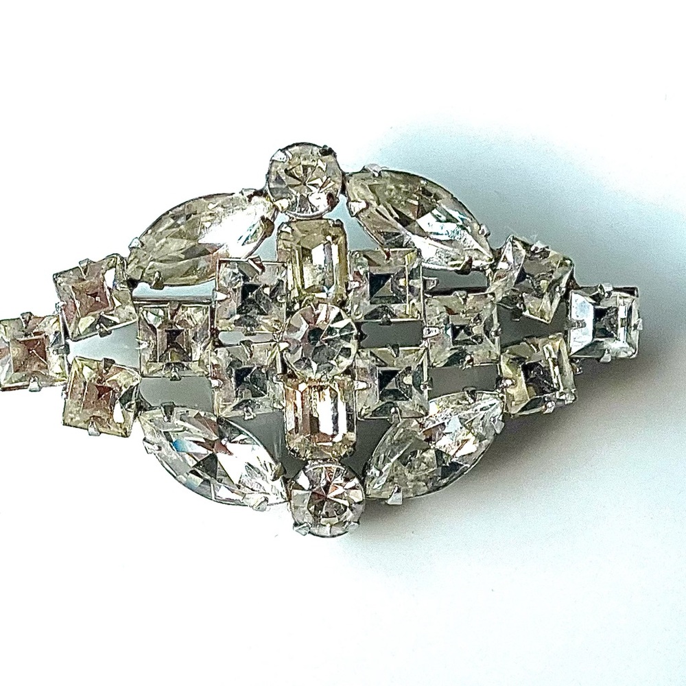 Elegant Silver Rhinestone Pin